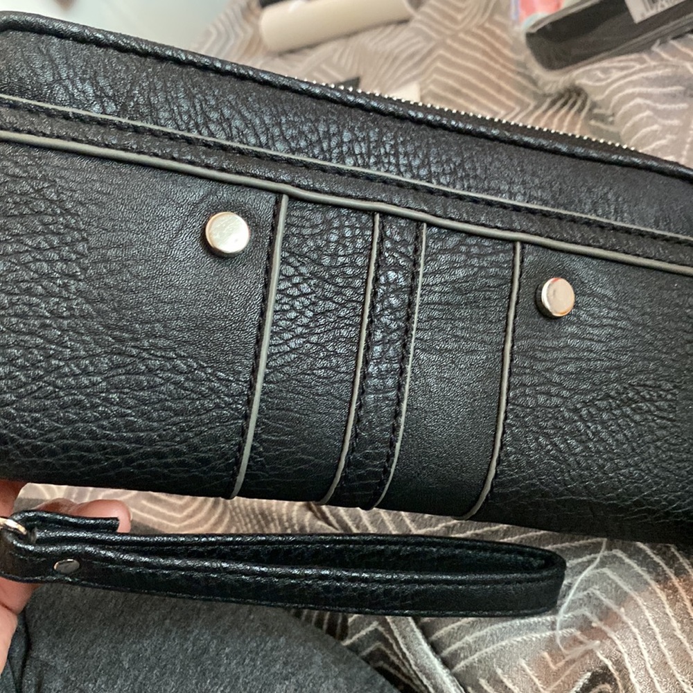 Black Pebble Leather WOMENS 12-Panel Wallet
